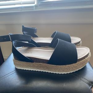 Torrid Black Platform shoes size 9 wide